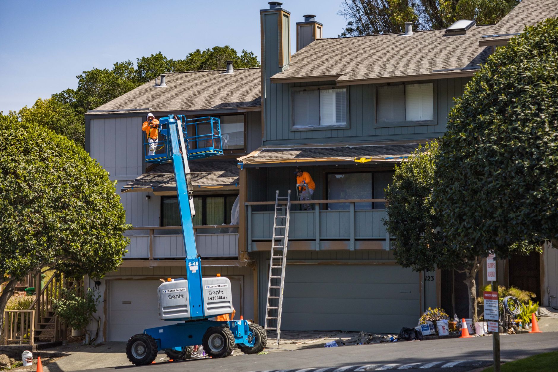 A Step-by-Step Guide to Redo Siding on Your House Efficiently