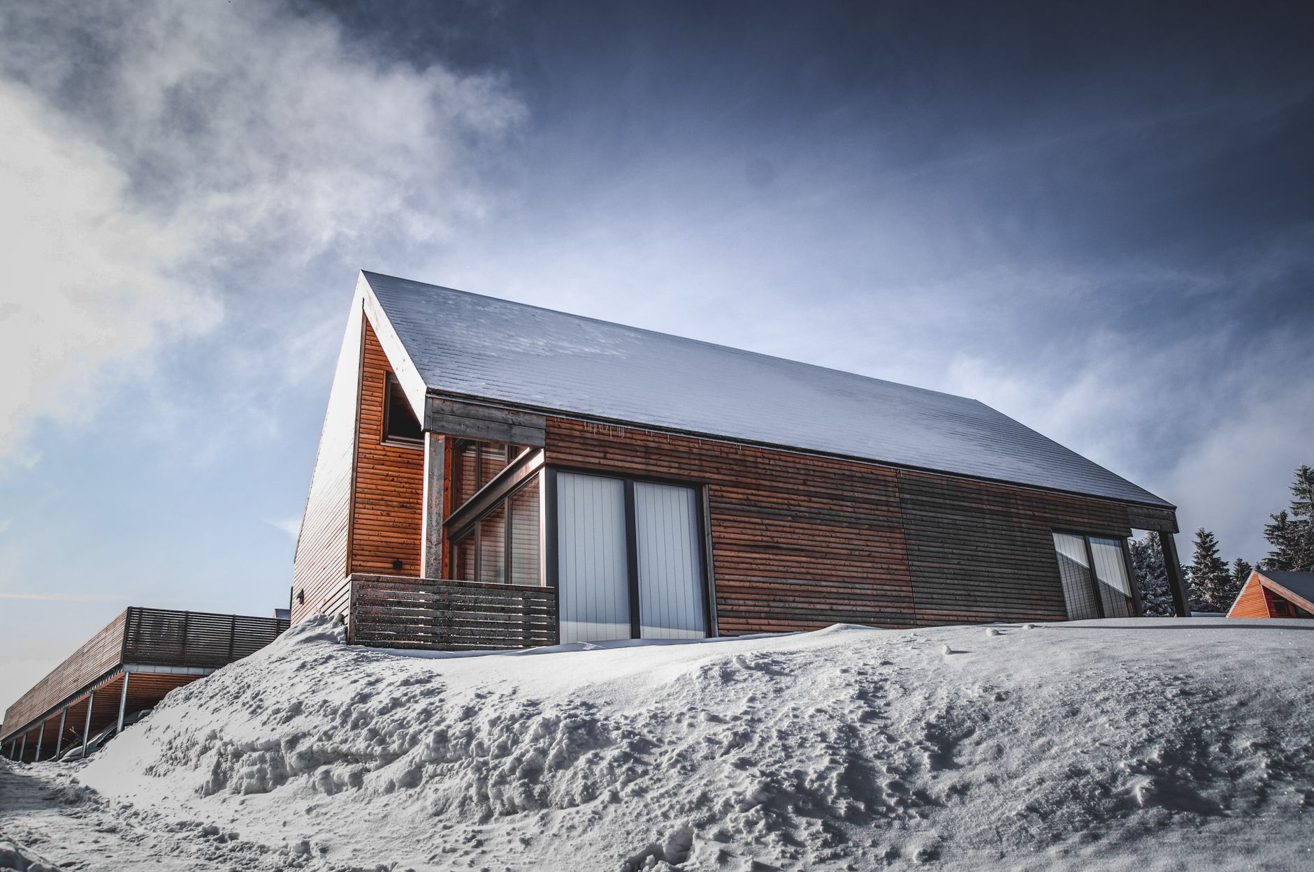 Choosing the Best Insulated Siding for Your Home: A Practical Guide